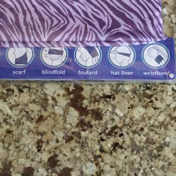 NEW! Leopard Cheetah Animal Multi Use Scarf Mask - Picture 8 of 9